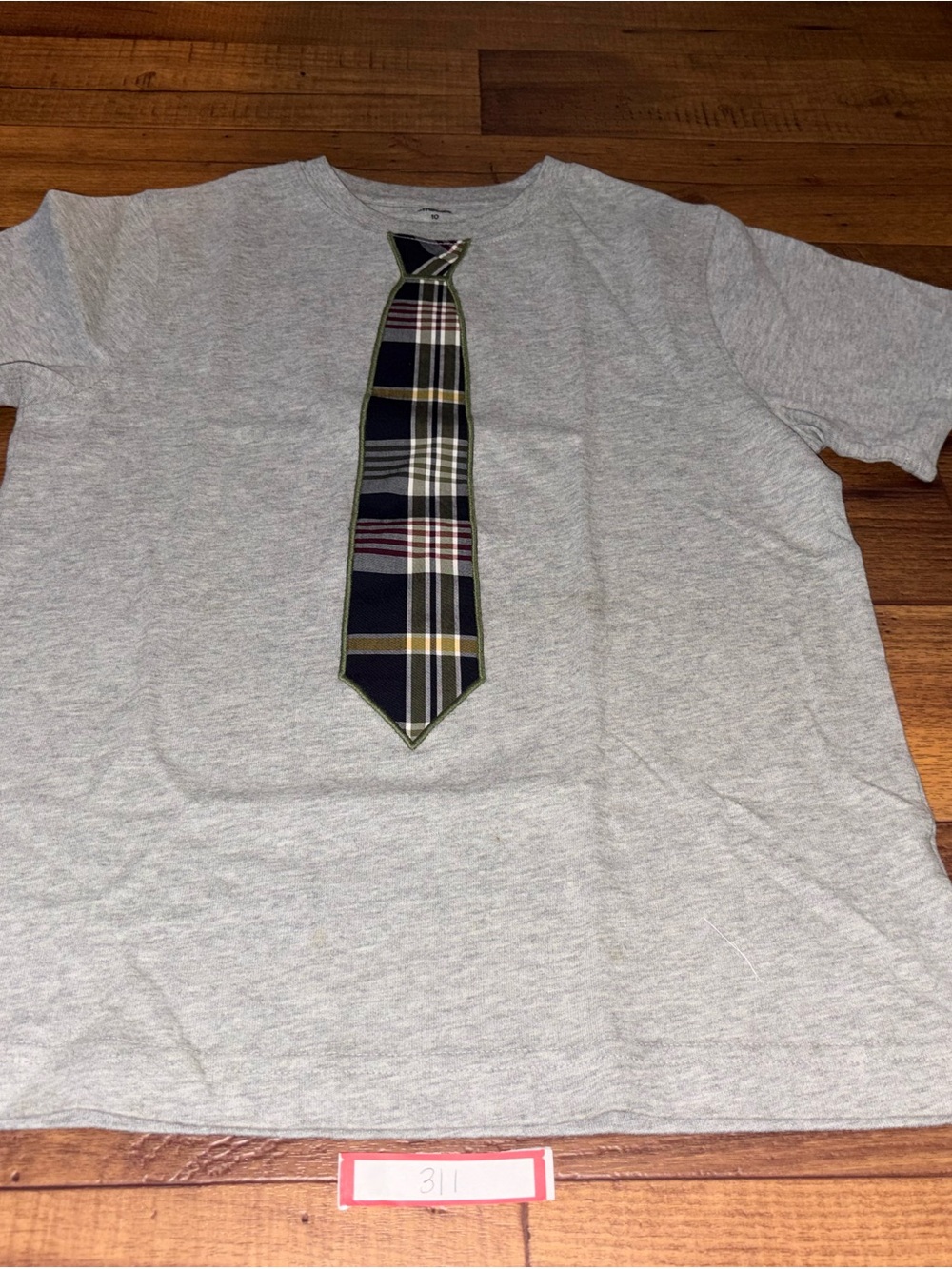 Gray Men’s Casual Short-Sleeve Shirt with Plaid Accent